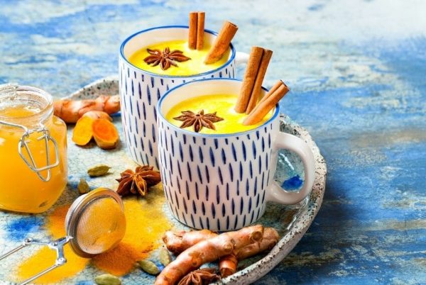 kurkuma-latte-melk-kruiden-gezond-antioxidant