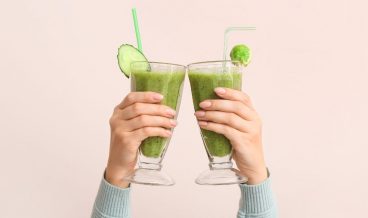 ontbijtsmoothies-voordelen-stappenplan-recepten-ontbijt-smoothie-gezond-afvallen-vitamine-mineralen