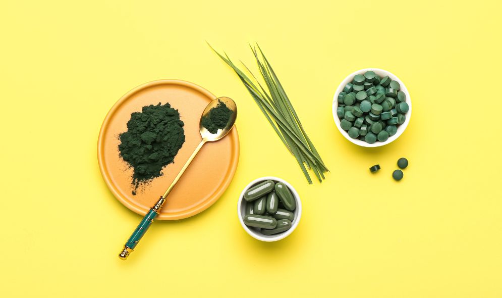 Spirulina-superfood-voeding-superalg-eiwitten-mineralen-vitamines-voedingswaarde-energie