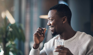 man-supplement-mannen-supplementen-vitamines-beste-pillen-tabletten-vrolijk-gezond
